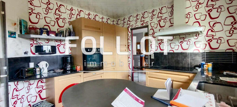 Maison - 152 m² - 8 pièces