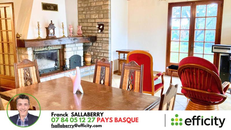 Maison - 203 m² - 8 pièces