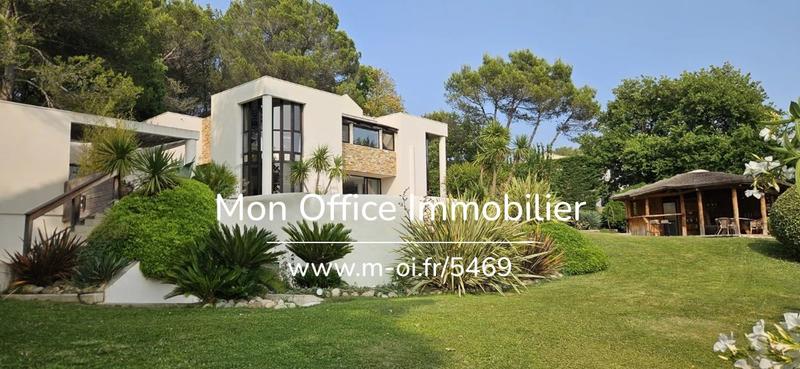 Maison d'architecte - 300 m² - 5 pièces