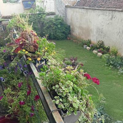 Maison de village - 250 m² - 8 pièces