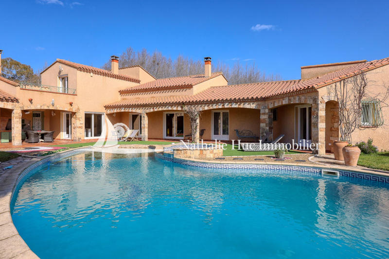 Propriété - 276 m²