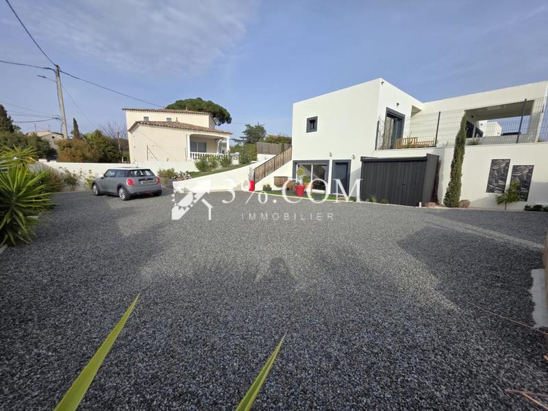 Villa - 222 m² - 5 pièces