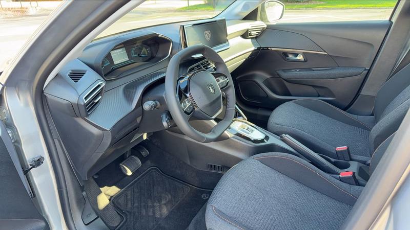 Peugeot 208 1.2 Hybrid 100 e-Dcs6 Style