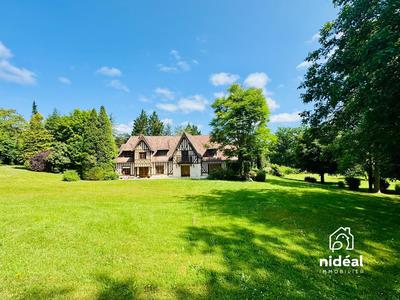 Maison - 373 m² - 16 pièces