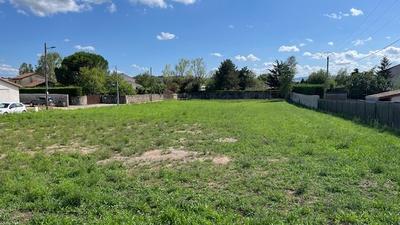 Terrain constructible - 617 m²