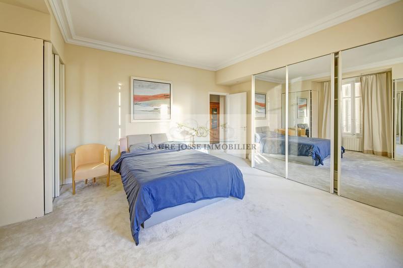 Villa - 485 m² - 12 pièces