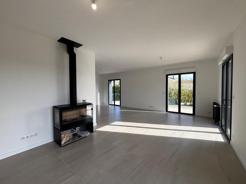 Maison - 340 m² - 12 pièces