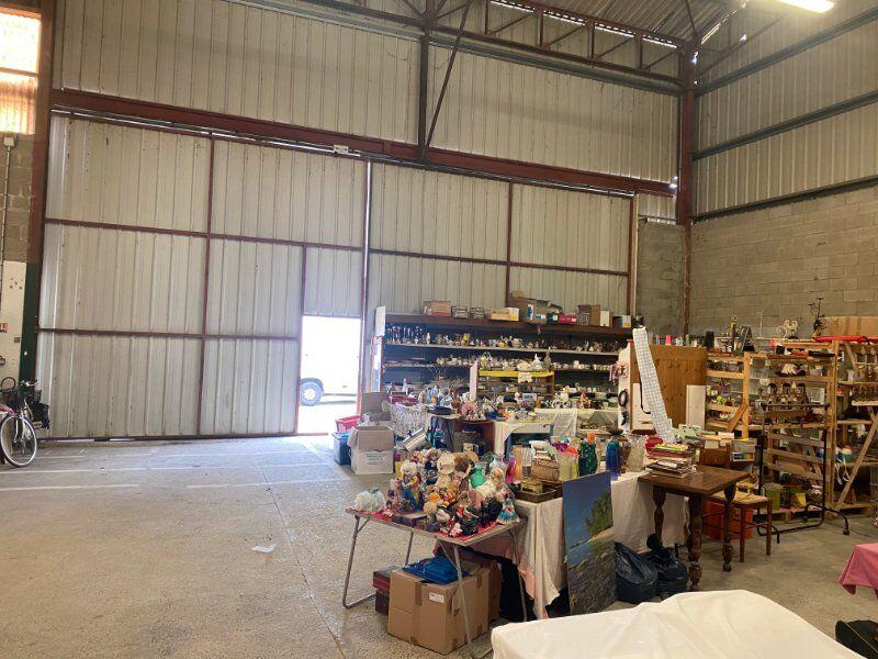 Local commercial - 786 m² - 1 pièce