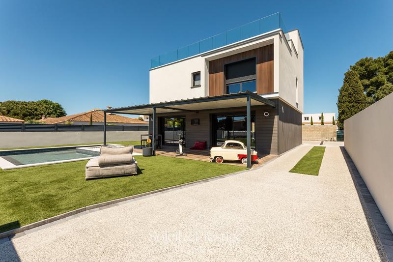 Maison - 180 m² - 4 pièces