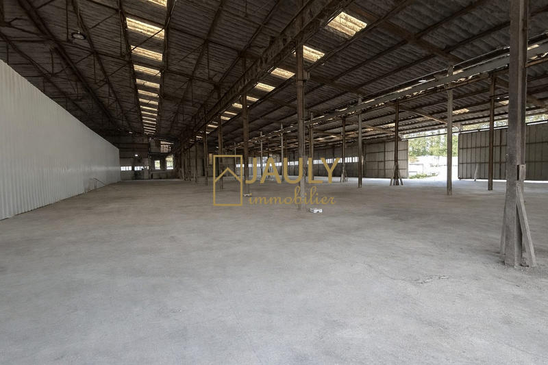 Local commercial - 1 850 m²