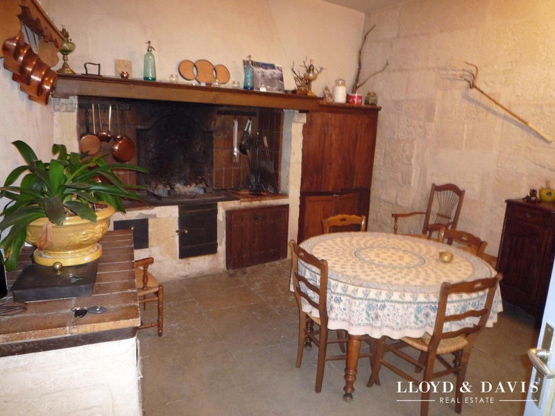 Maison - 436 m² - 14 pièces