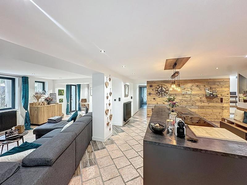 Maison - 210 m² - 5 pièces