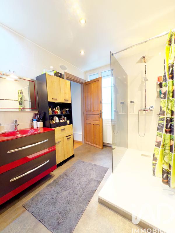 Maison - 212 m² - 8 pièces