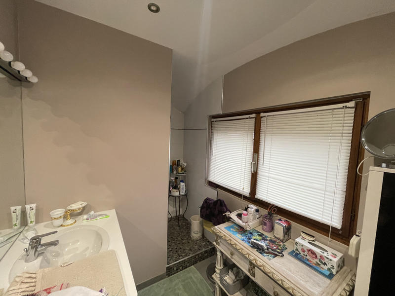 Maison - 220 m² - 8 pièces