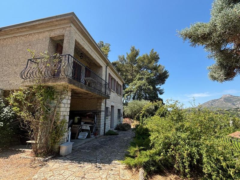 Villa - 90 m² - 4 pièces