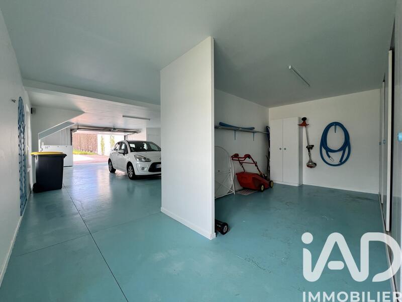 Maison - 311 m² - 11 pièces