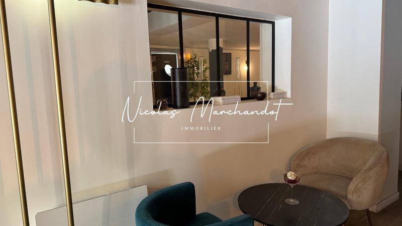 Local commercial - 207 m² - 2 pièces