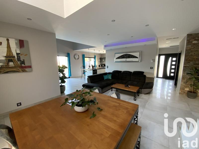 Maison - 305 m² - 7 pièces