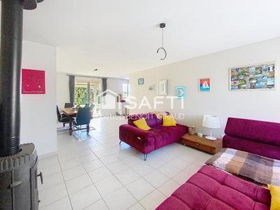 Maison - 99 m² - 5 pièces