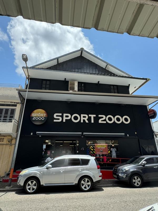 Local commercial - 851 m²