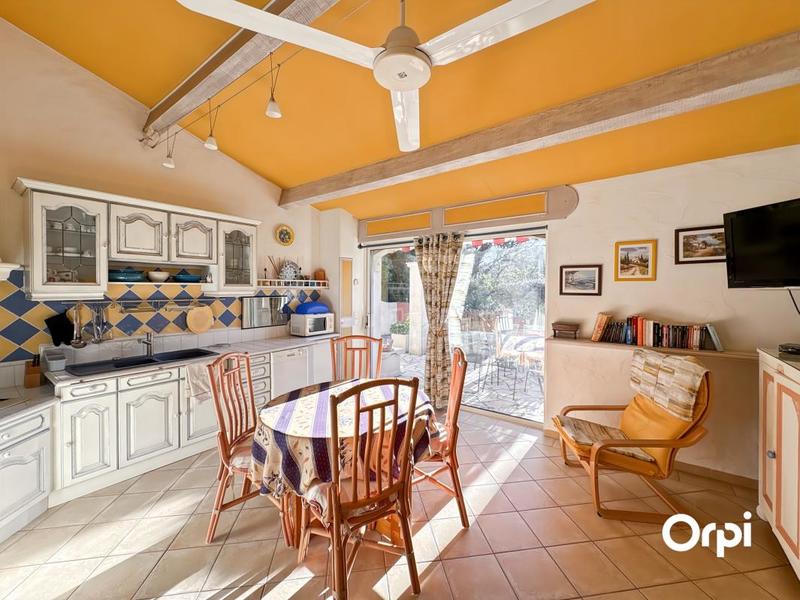 Maison - 280 m² - 9 pièces