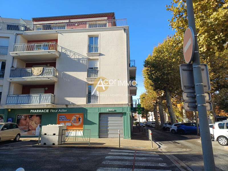 Local commercial - 332 m²