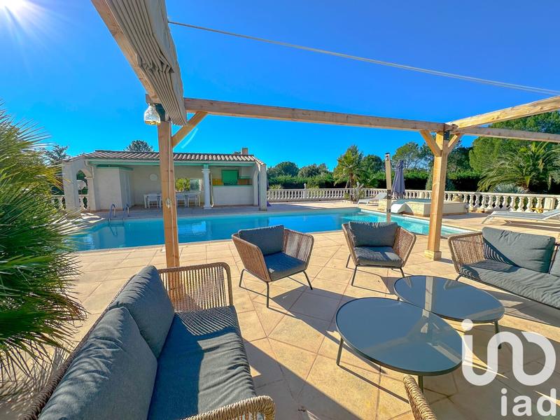 Maison - 258 m² - 10 pièces