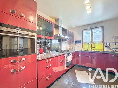 Maison - 111 m² - 5 pièces