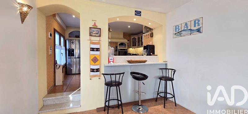 Maison - 216 m² - 7 pièces