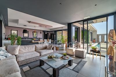 Maison - 180 m² - 6 pièces