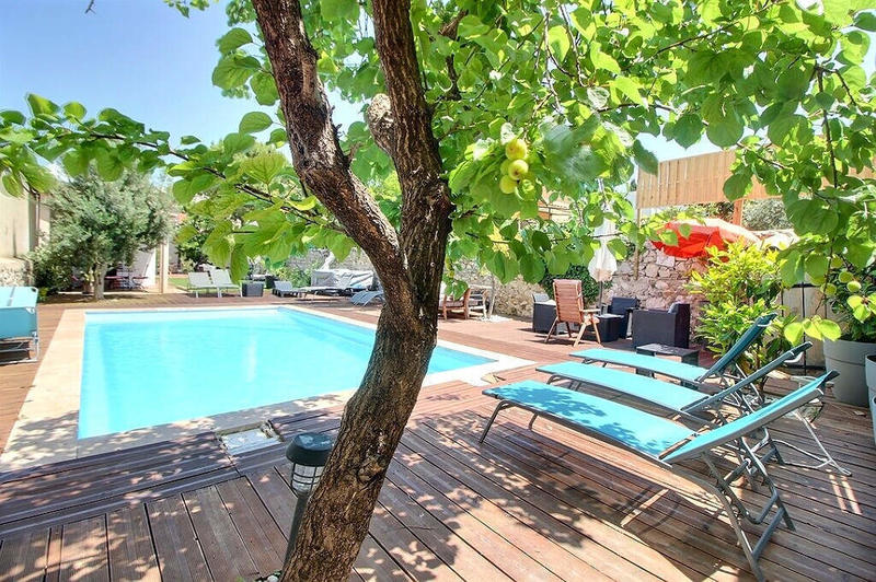 Maison - 210 m² - 9 pièces