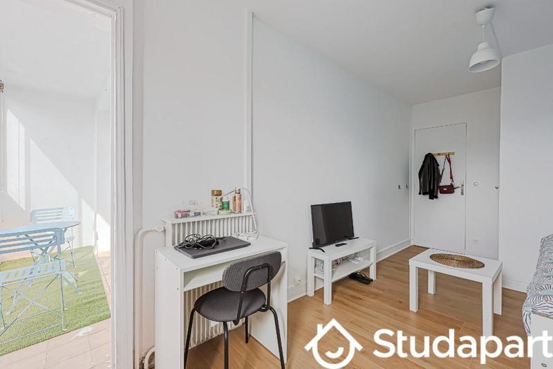 Chambre - 11 m² - 1 pièce