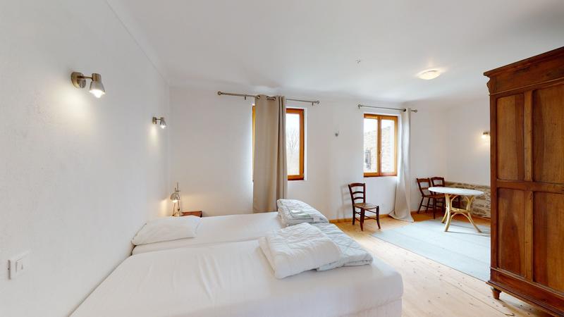 Maison - 750 m² - 19 pièces