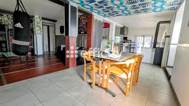 Maison - 413 m² - 8 pièces