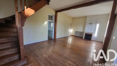 Maison - 99 m² - 6 pièces