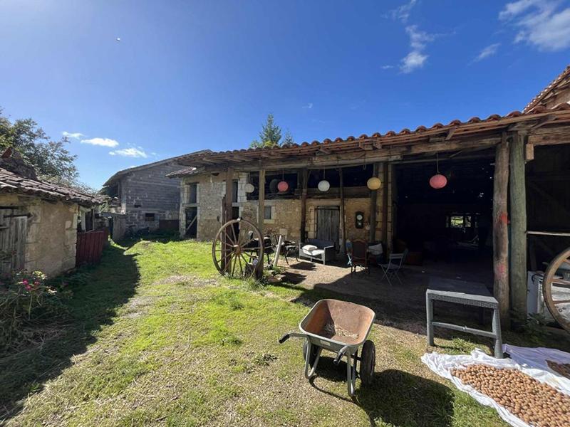 Propriété - 106 m² - 4 pièces