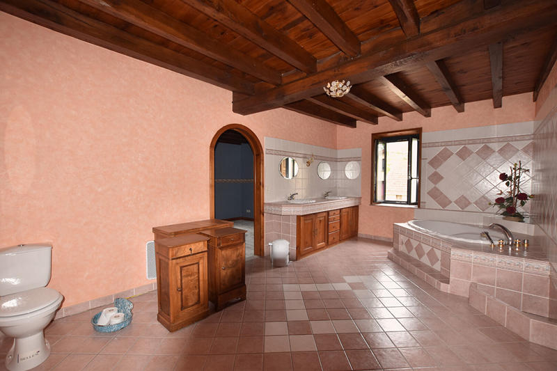 Maison - 208 m² - 5 pièces