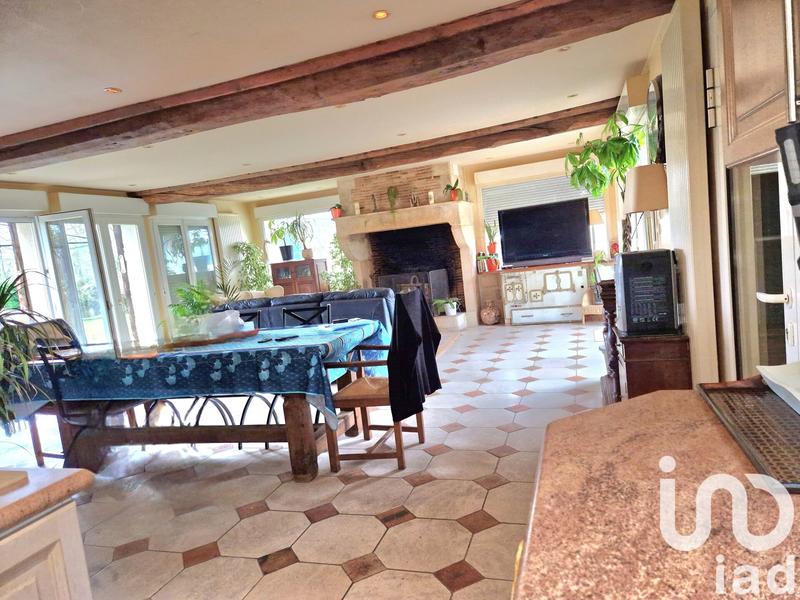 Maison - 183 m² - 9 pièces