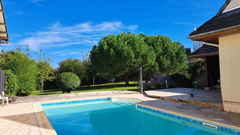 Maison - 205 m² - 8 pièces