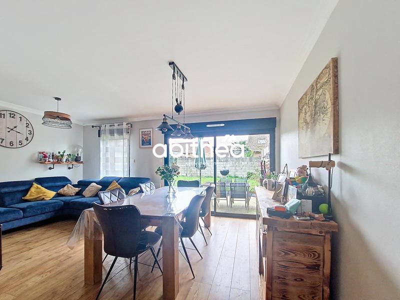 Maison - 95 m² - 4 pièces