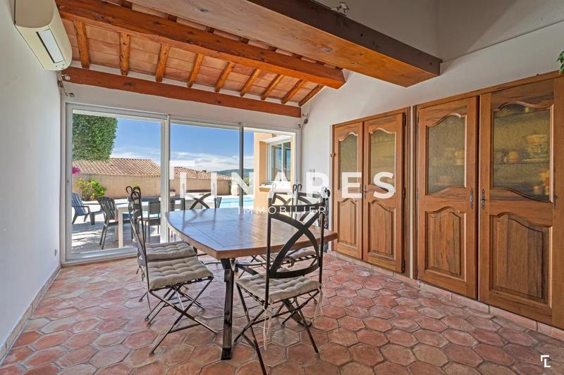 Maison - 225 m² - 6 pièces