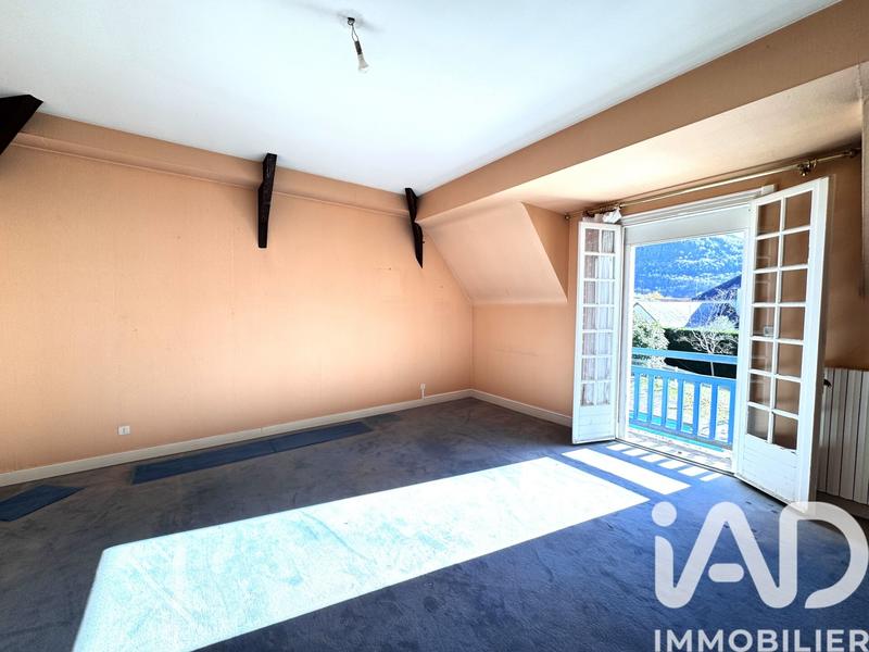 Maison - 316 m² - 8 pièces