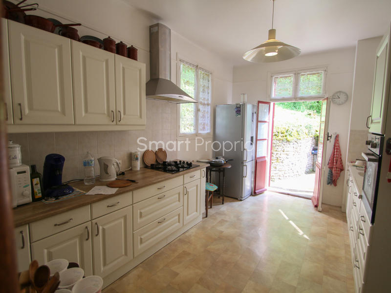 Maison - 288 m² - 9 pièces