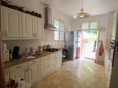 Maison - 288 m² - 9 pièces