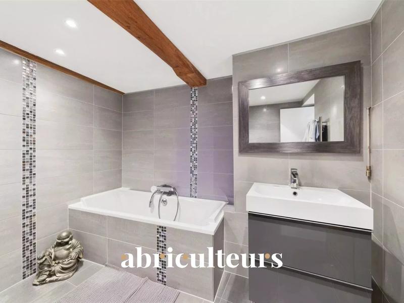 Maison de village - 94 m² - 5 pièces