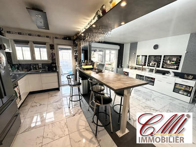 Maison - 133 m² - 6 pièces