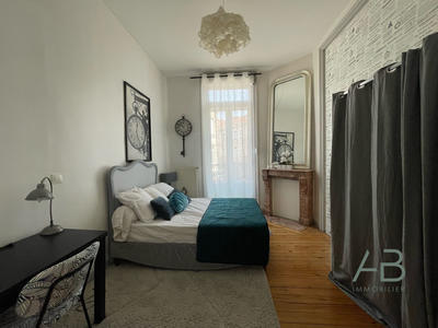 Appartement - 99 m² - 5 pièces