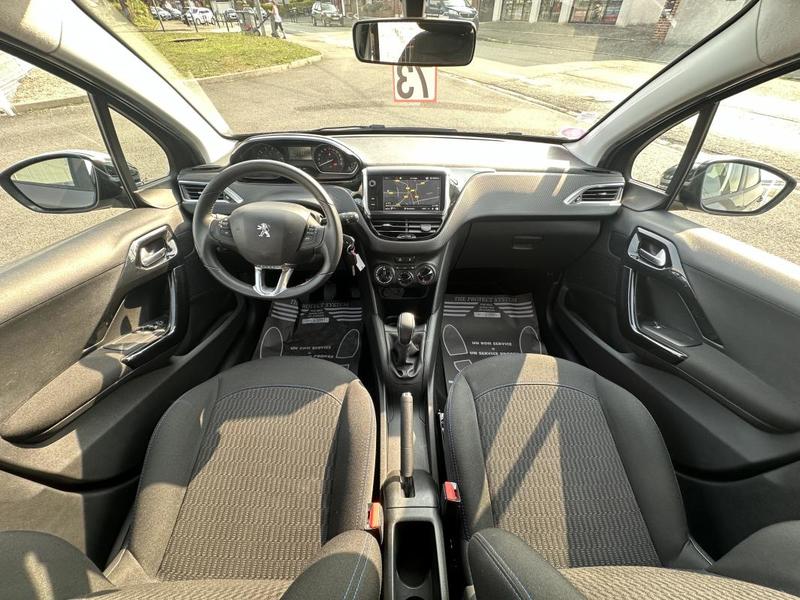 Peugeot 208 Style 1.2 Essence 82cv 1ère Main CarPlay/Android Auto Radar Ar