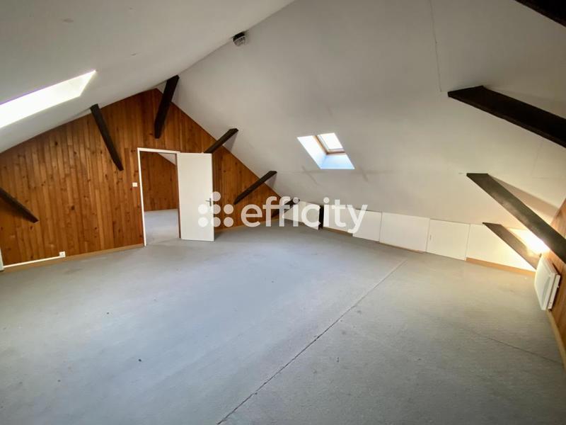 Maison - 232 m² - 8 pièces