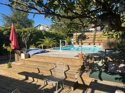 Maison - 183 m² - 7 pièces